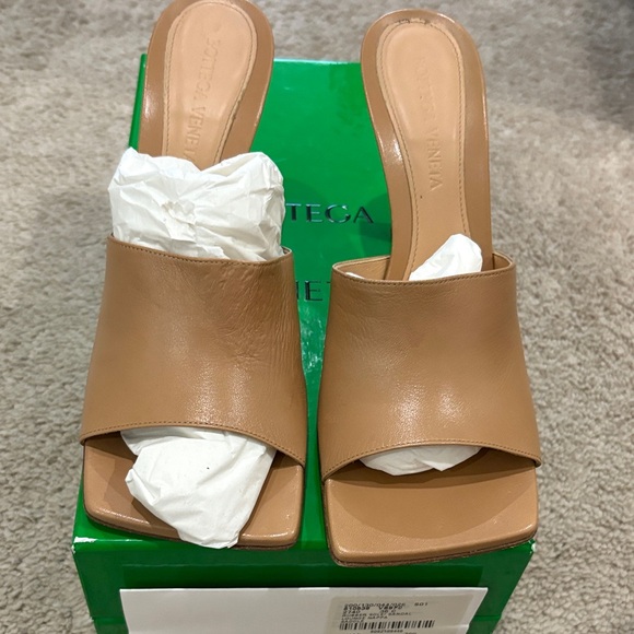Bottega Veneta Beige Leather Mules